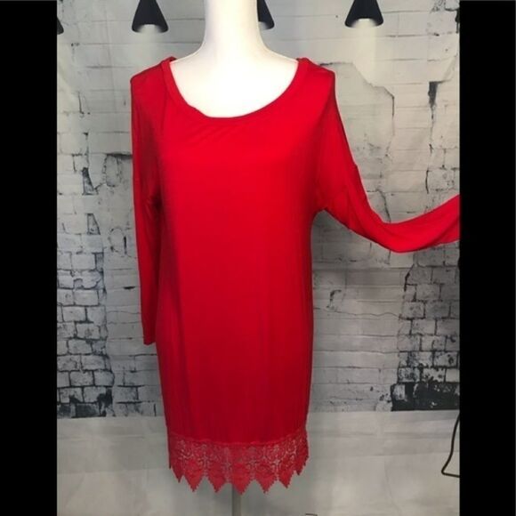 Elegant red top  - Picture 1 of 4